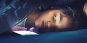 Sleeping With Your Phone Is Hurting You